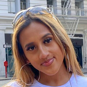 Angelina Jacob image 6