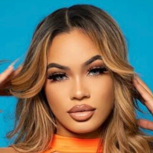 angelinaaterese, 25 (Model)