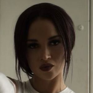 Angie Arizaga, 32 (Model)