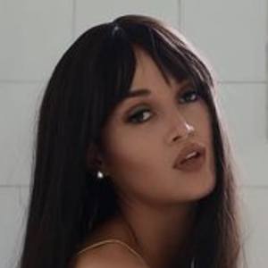 Angie Arizaga, 32 (模特)