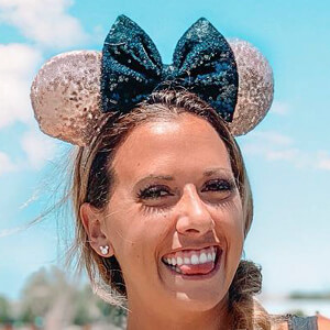 Angie Bellemare, 38 (YouTube明星)