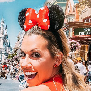 Angie Bellemare, 38 (YouTube明星)