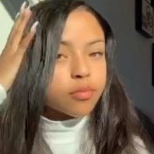 Angie Bolainez, 20 (Instagram明星)