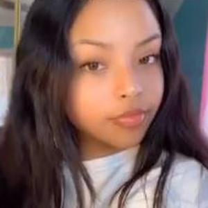 Angie Bolainez, 20 (Instagram Star)