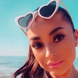 Angie Crystal, 35 (YouTube明星)