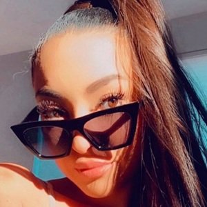 Angie Crystal, 35 (YouTube明星)