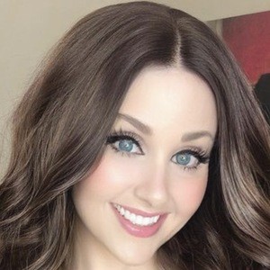 Angie Griffin, 33 (YouTube明星)