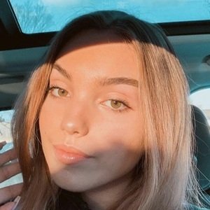 Aniko Bollok image 7