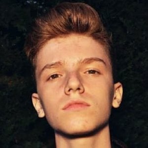 animalize21, 24 (Estrella de YouTube)