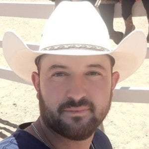 Anivar Larios image 5