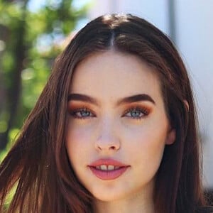 Anja Ellam, 32 (電視女演員)