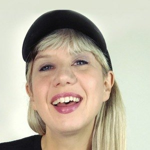Anji Bee image 3