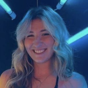 Anna Amara, 19 (TikTok Star)