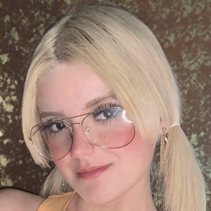 Anna Barrón, 23 (TikTok明星)