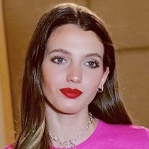 Anna Chase image 2