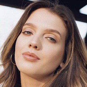 Anna Chase image 4