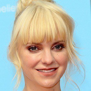 Anna Faris, 48 (电影女演员)