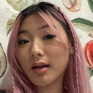 Anna Fujii, 25 (Star di YouTube)