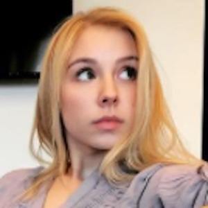 Anna Graceman, 26 (Volkszanger)