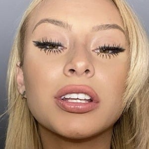 Anna Hanley, 24 (TikTok Star)