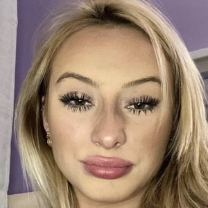 Anna Hanley, 24 (TikTok Star)