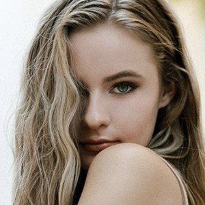 Anna Jane Jackson, 25 (Star di YouTube)