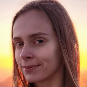 Anna Kova, 36 (YouTube Star)