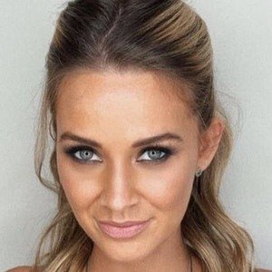 Anna Laura Wolff, 33 (Instagram Star)