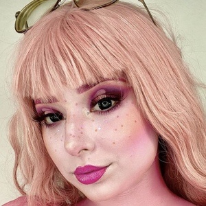 Anna McClelland, 23 (TikTok Star)