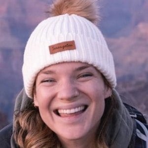 Anna McNaught, 34 (Estrella de TikTok)