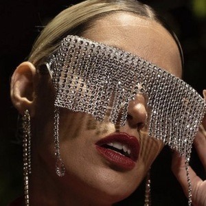 Anna Paula, 39 (流行歌手)