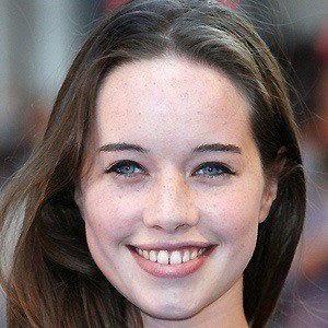 Anna Popplewell, 36 (电影女演员)