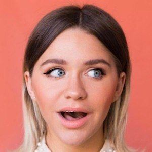 Anna Russett, 33 (YouTube明星)