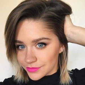 Anna Russett, 33 (YouTube明星)