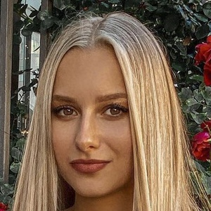 Anna Scherg, 26 (YouTuber)