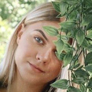 Anna Seavey, 24 (Instagram明星)