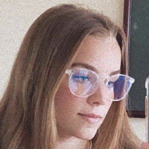 Anna Shumate, 22 (TikTok明星)