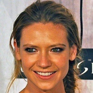 Anna Torv image 3