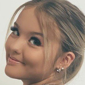 Anna Williams, 23 (TikTok Star)