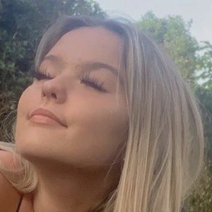 Anna Williams, 23 (TikTok Star)