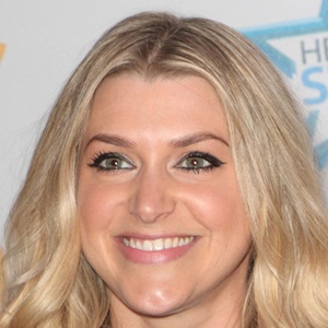 Anna Williamson, 44 (电视节目主持人)