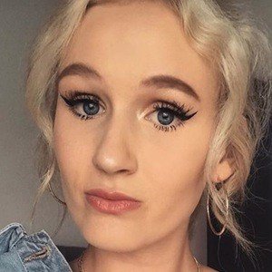 Annalise Wood, 26 (Звезда Youtube)