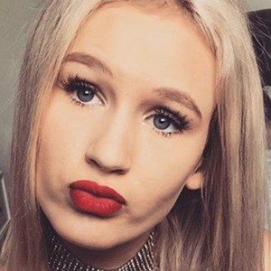 Annalise Wood, 26 (YouTube Star)