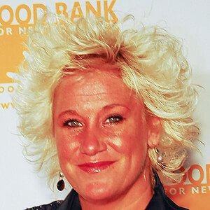 Anne Burrell (1969 - 2025) (厨师)