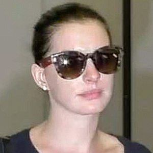 Anne Hathaway, 42 (电影女演员)