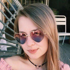 Anne Reburn, 31 (YouTube Star)