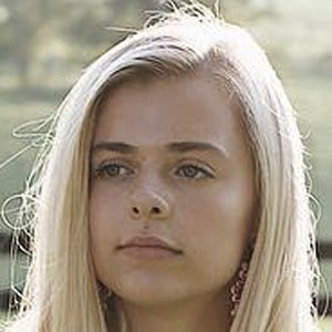 Anne Wilson, 23 (Rock Singer)