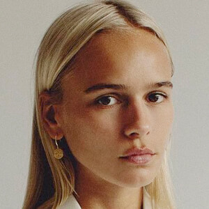 Anni Haase, 32 (Instagram Star)