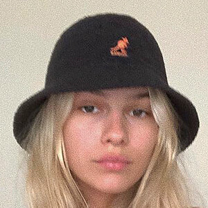 Anni Haase, 32 (Instagram Star)