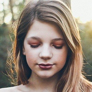 Annie Rose, 19 (YouTube明星)